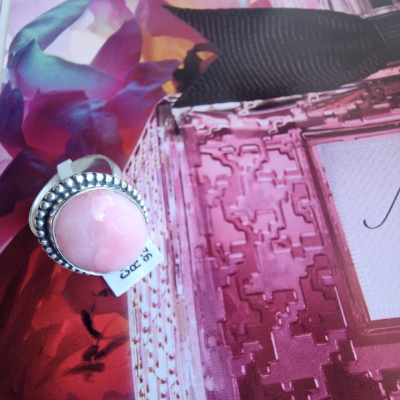 🆕️💗Elegant Pink OPAL Stone Ring (Size 8) - Picture 1 of 7